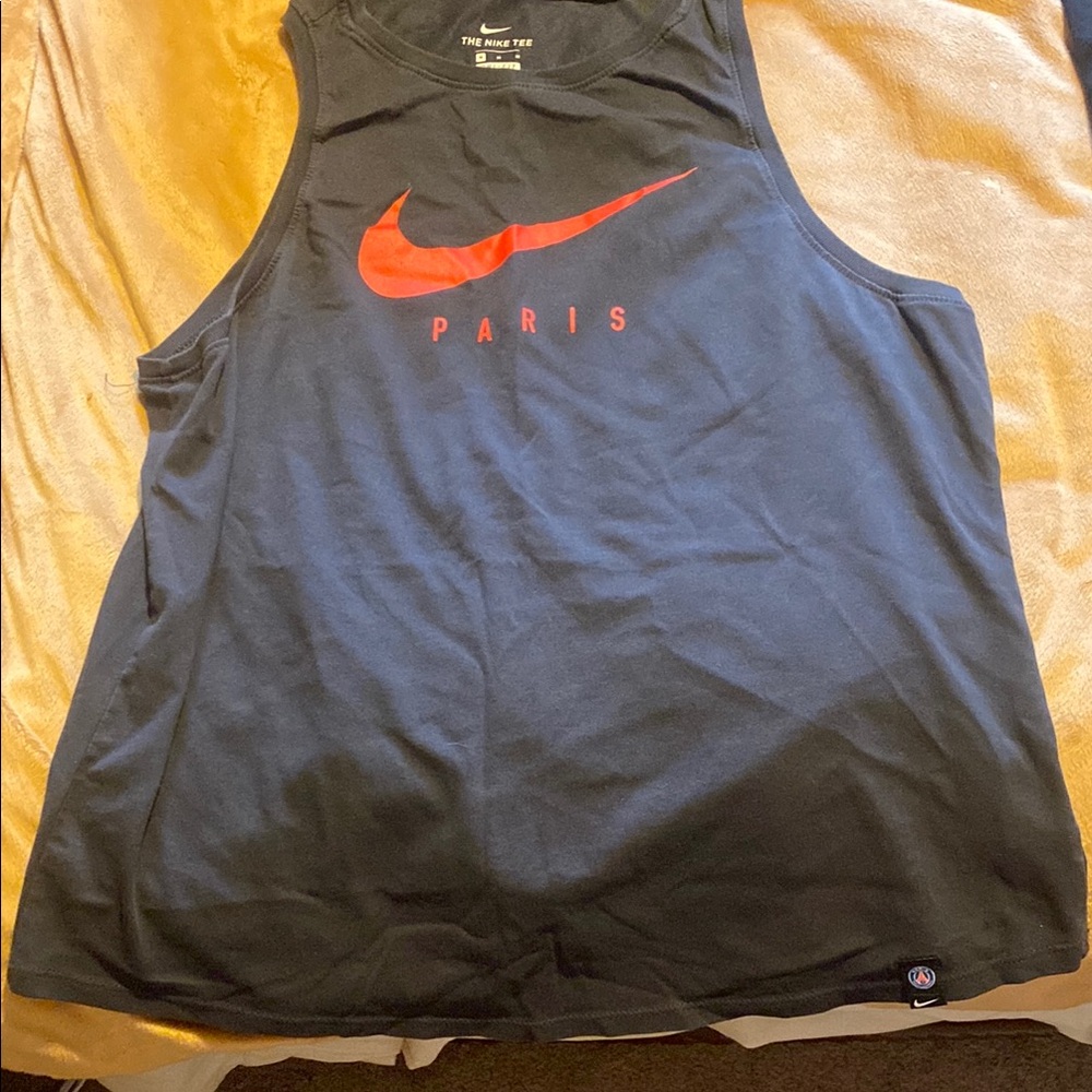 LOT of training tops, a good deal
No flaws make offer